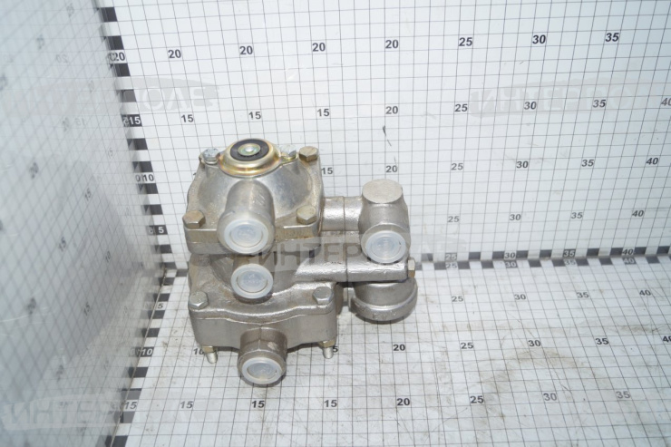 Клапан управления тормозами прицепа двухпровод. КУТП-2 с клапаном обрыва КАМАЗ-ЕВРО (ПААЗ г.Полтава)
